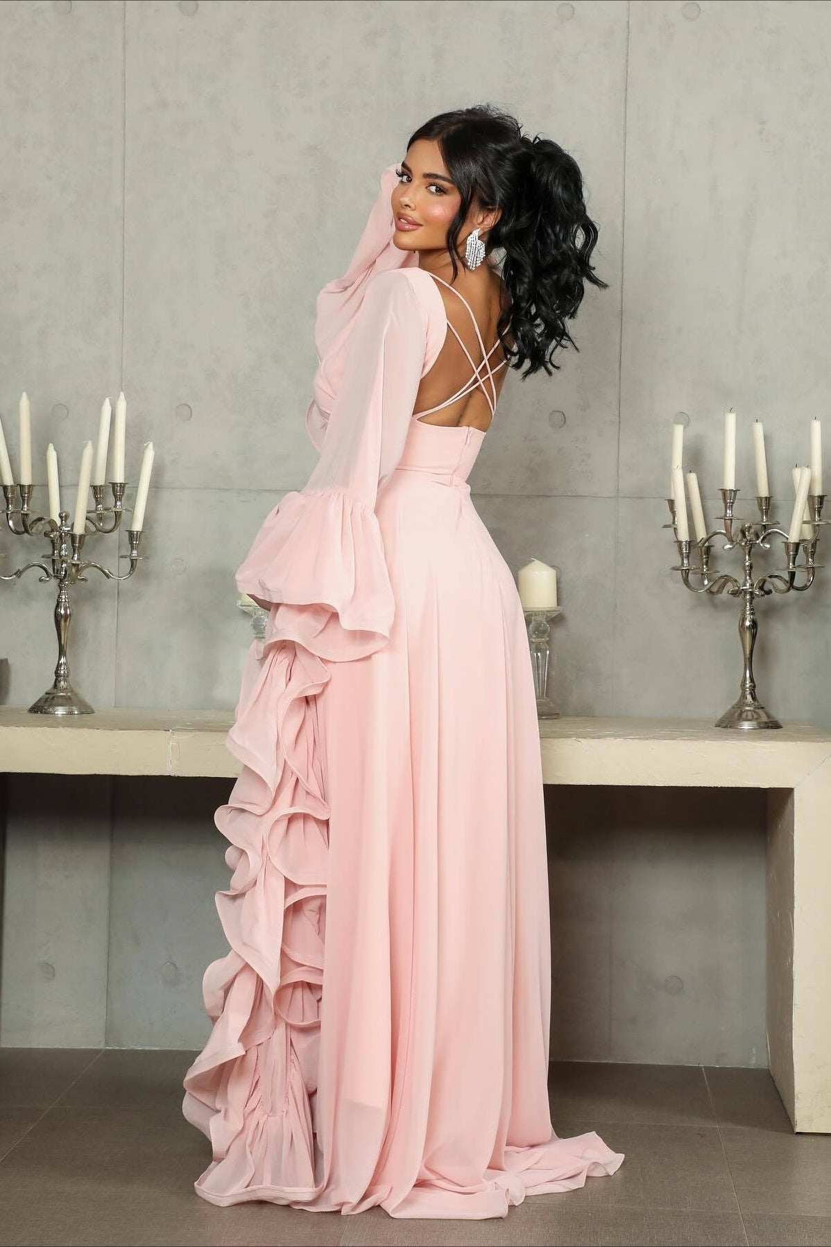 Beautifully Finished Dress in a Timeless Design