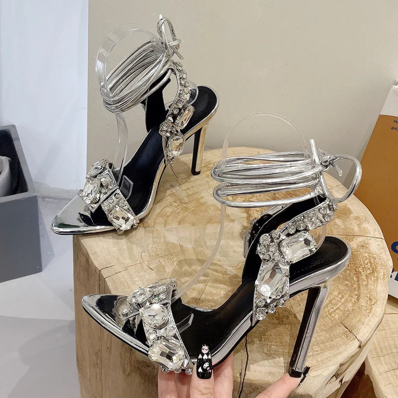 Well Tailored Heels with a Graceful Silhouette