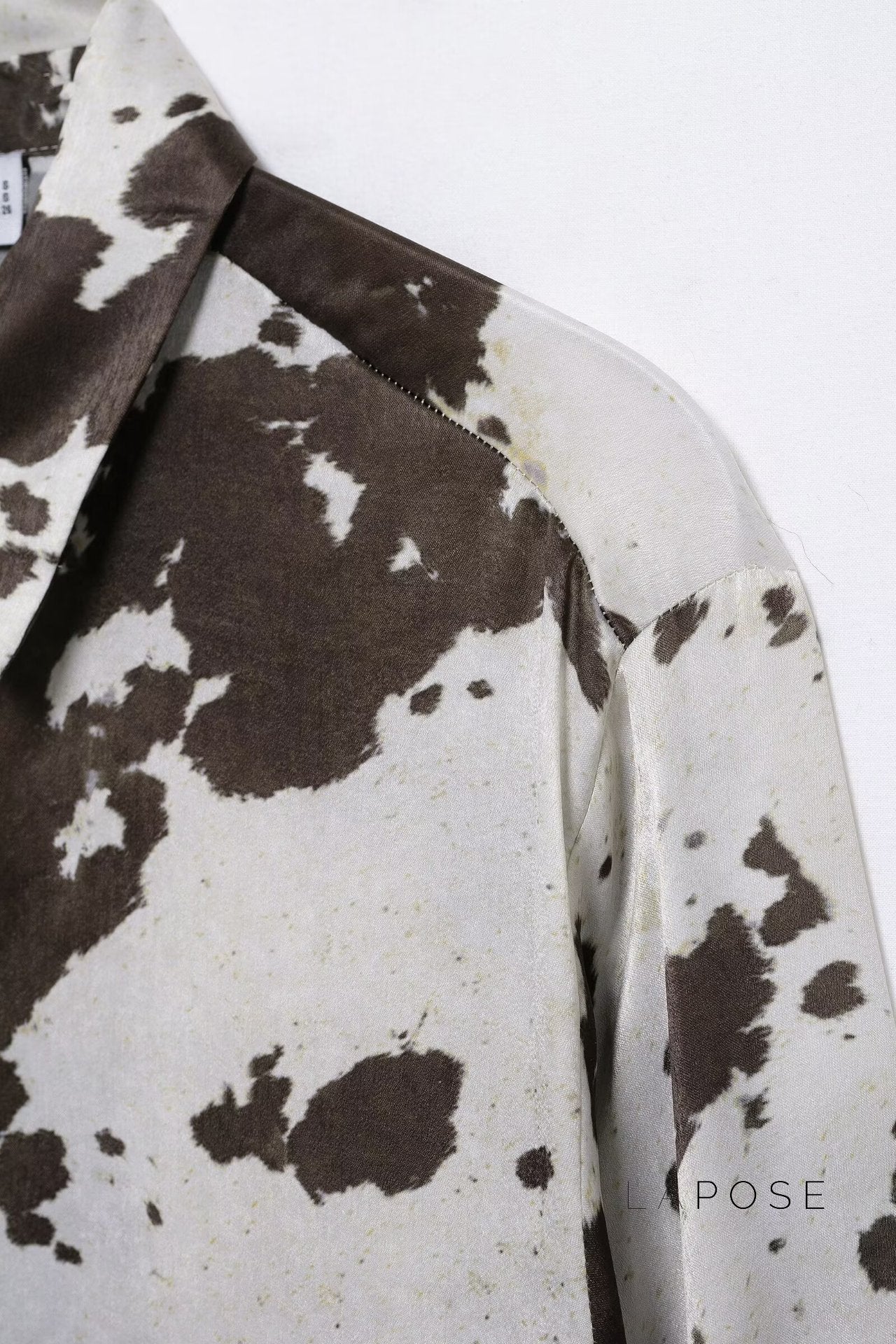Effortlessly Elegant Shirt with a Timeless Design