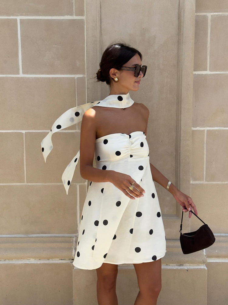 Effortlessly Elegant Dress with a Timeless Design