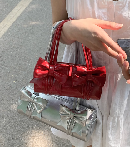 Gracefully Styled Bag for Any Occasion
