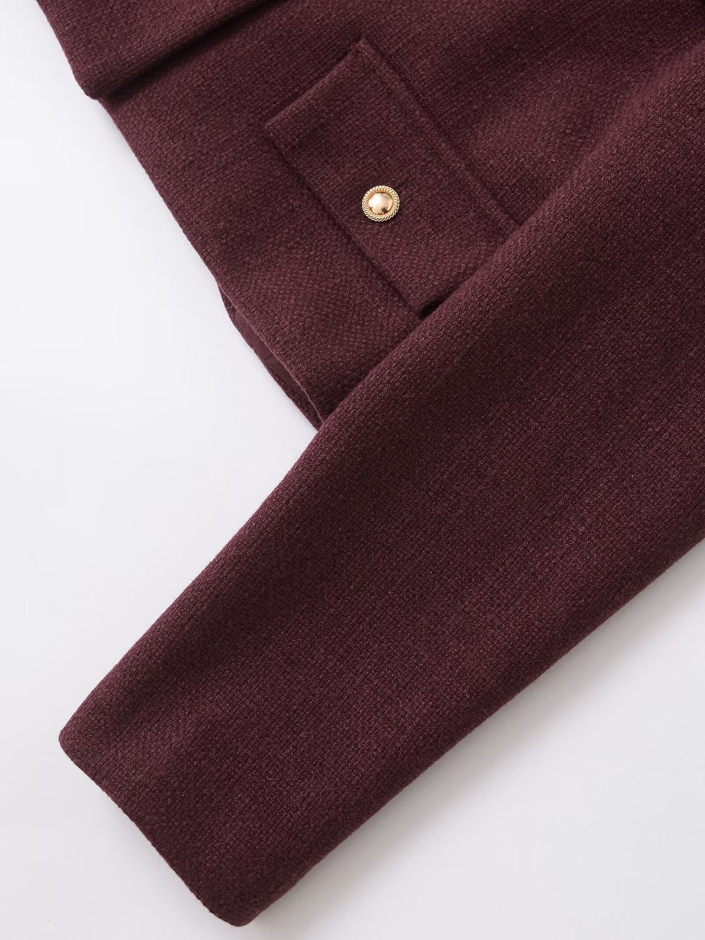 Beautifully Finished Coat in a Timeless Design