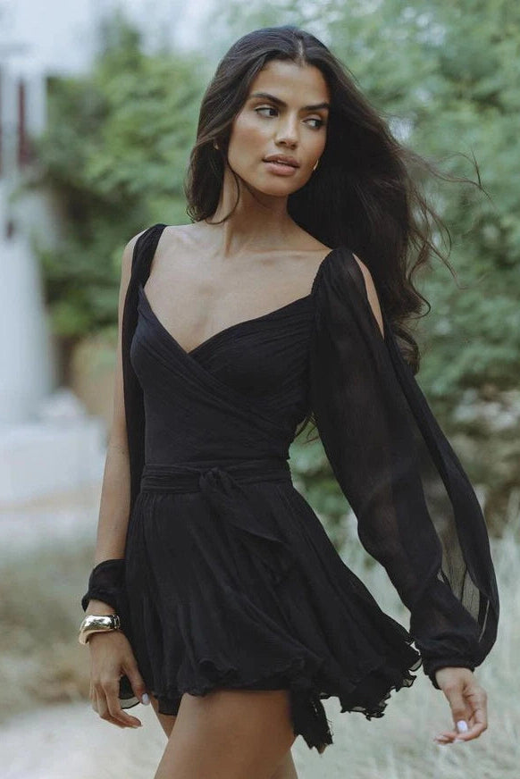 Effortlessly Elegant Dress with a Timeless Design