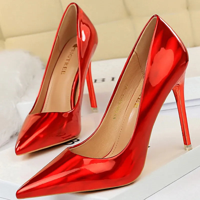 Classic Vintage Heels with a Flattering Fit