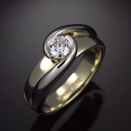 Spiral Gold Zirconia Ring