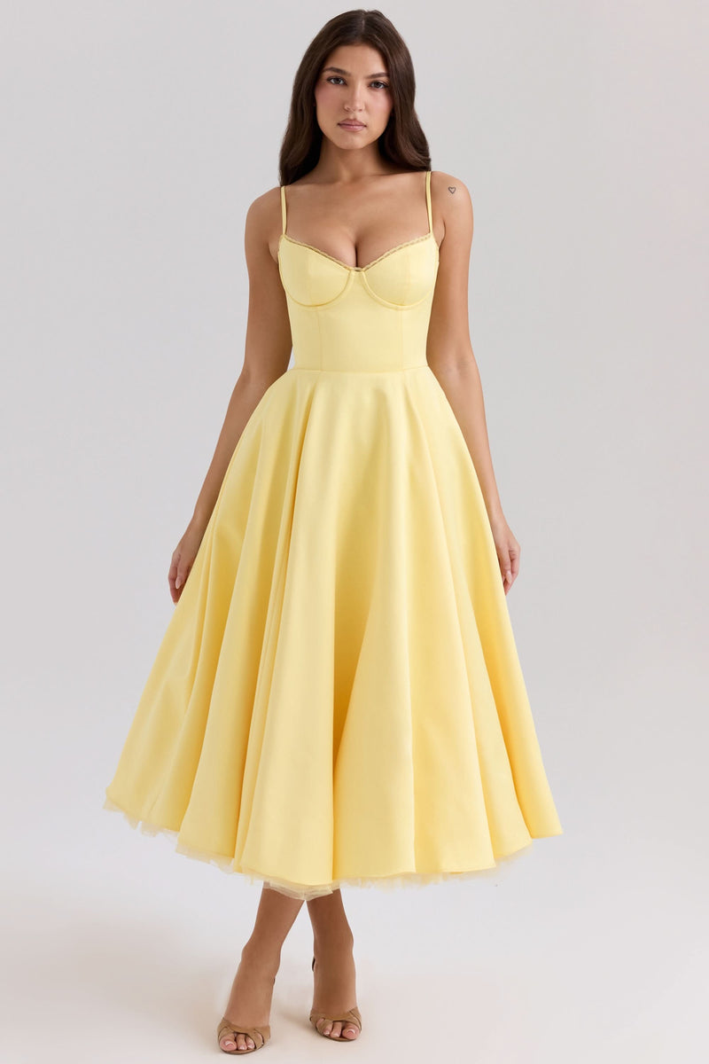 Gracefully Styled Dress for Any Occasion