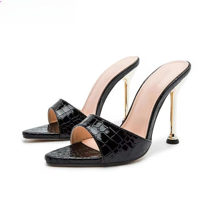 Well Tailored Sandals with a Graceful Silhouette