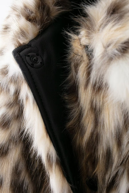 Effortlessly Elegant Coat with a Timeless Design
