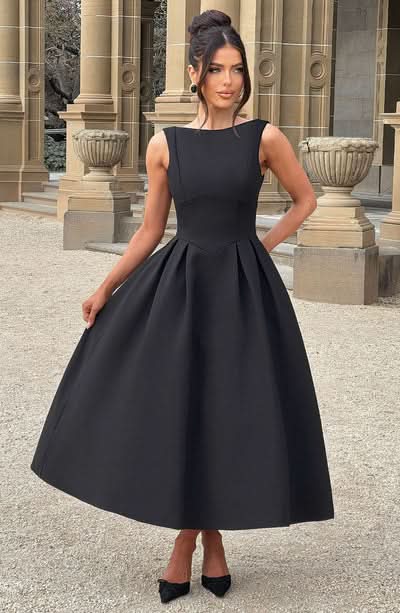 Sophisticated Dress with a Clean Classic Look