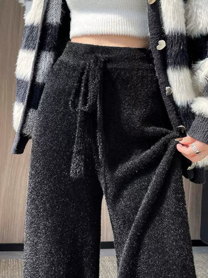 Effortlessly Elegant Pants with a Timeless Design
