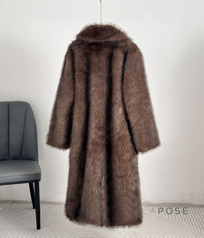 Beautifully Finished Coat in a Timeless Design