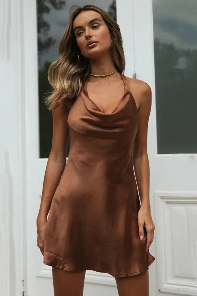 Effortlessly Elegant Dress with a Timeless Design