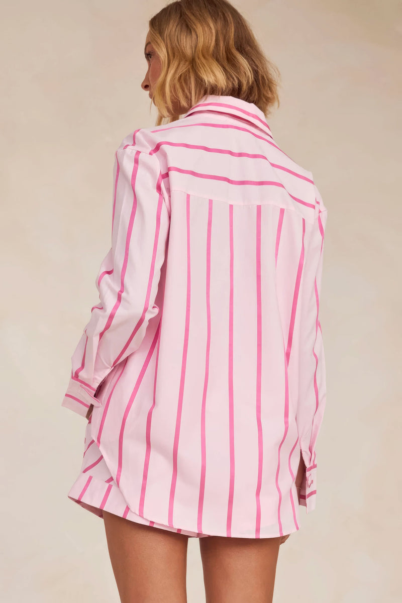 Gracefully Styled Garment for Any Occasion