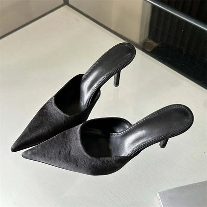 Classic Vintage Heels with a Flattering Fit