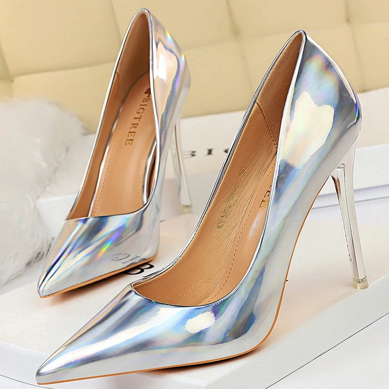 Classic Vintage Heels with a Flattering Fit