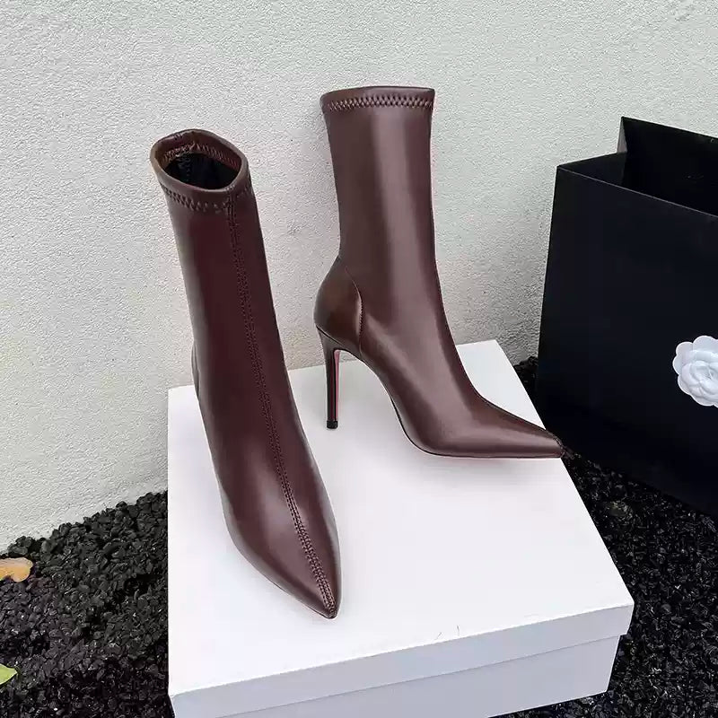 Well Tailored Boots with a Graceful Silhouette