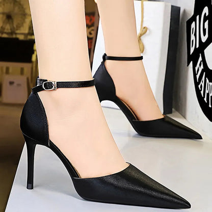 A Vintage Style Heels with Delicate Timeless Details