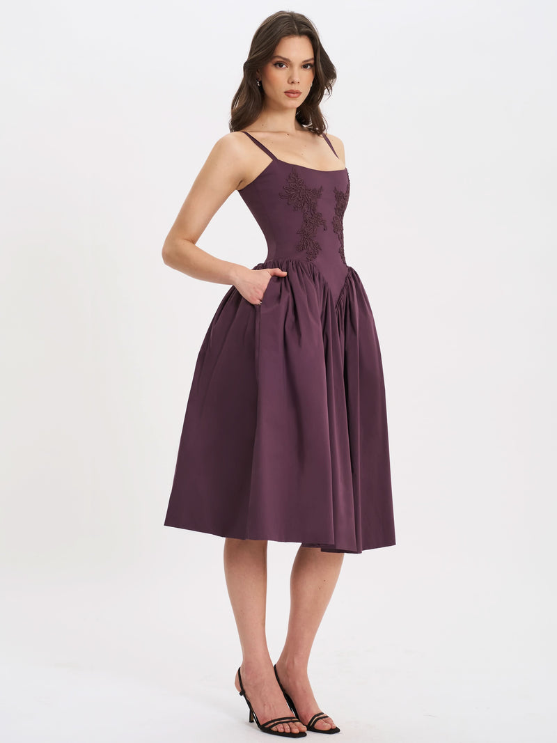 Classic Vintage Dress with a Flattering Fit