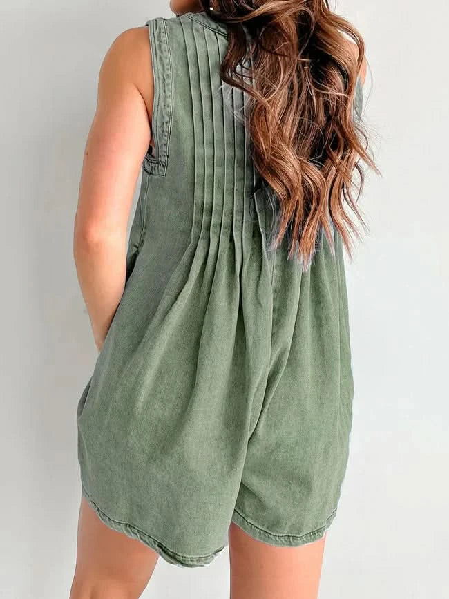 Effortlessly Elegant Garment with a Timeless Design