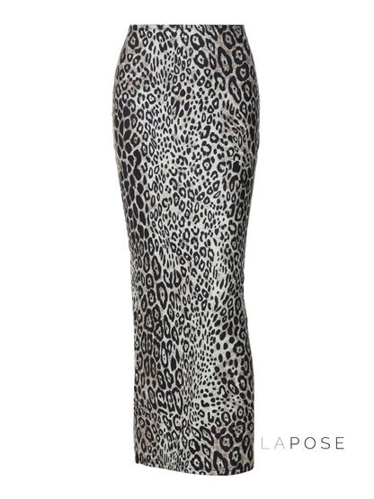 Sophisticated Garment with a Clean Classic Look