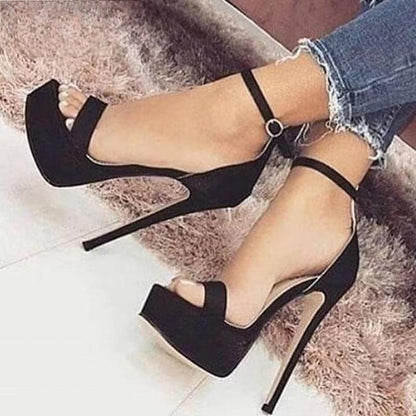 Effortlessly Elegant Heels with a Timeless Design