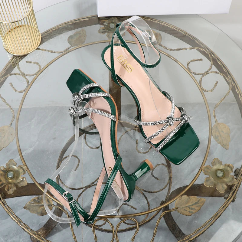 Well Tailored Heels with a Graceful Silhouette