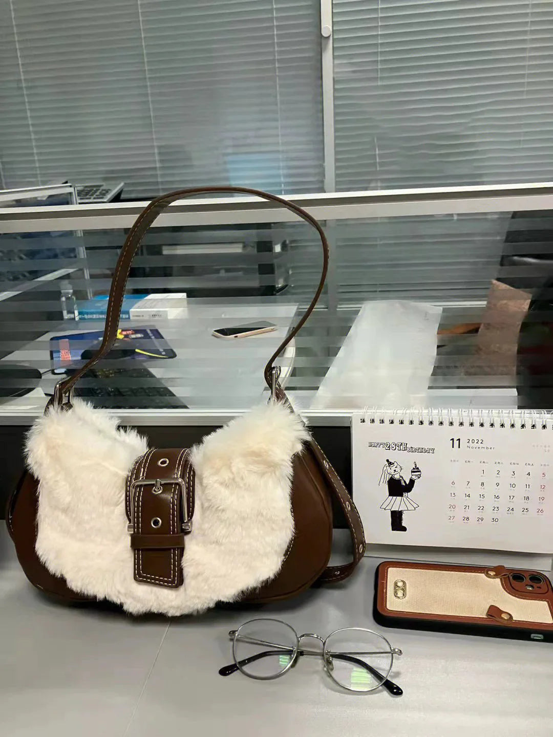 Polished Bag with an Effortless Classic Look