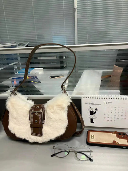 Polished Bag with an Effortless Classic Look