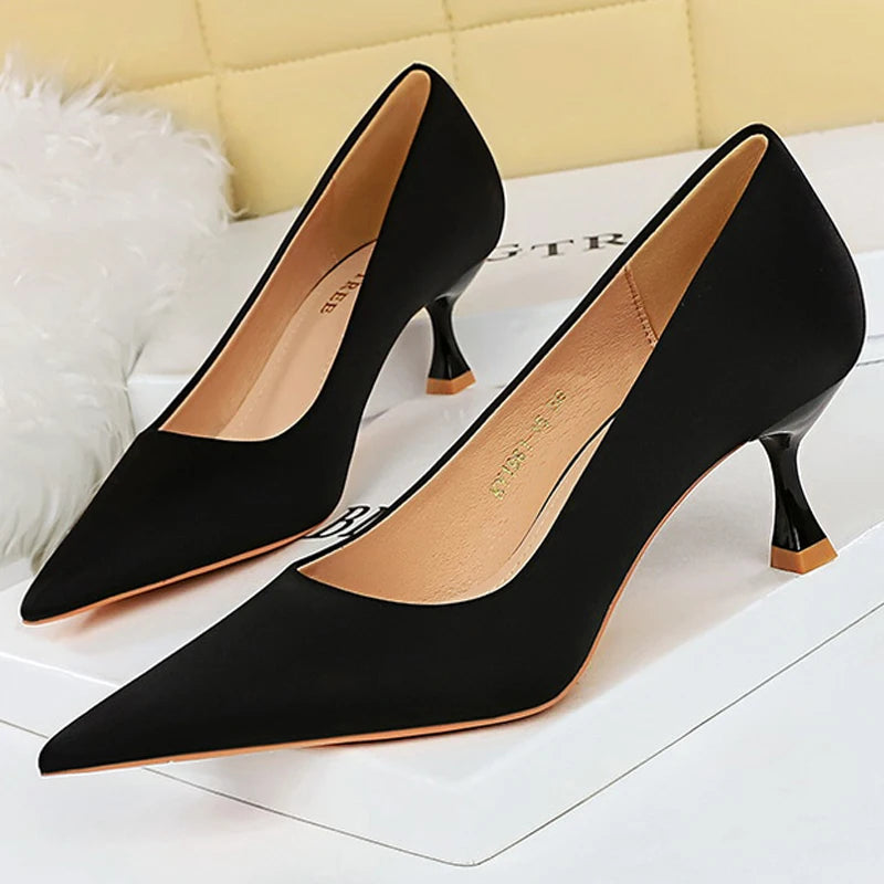 Well Tailored Heels with a Graceful Silhouette