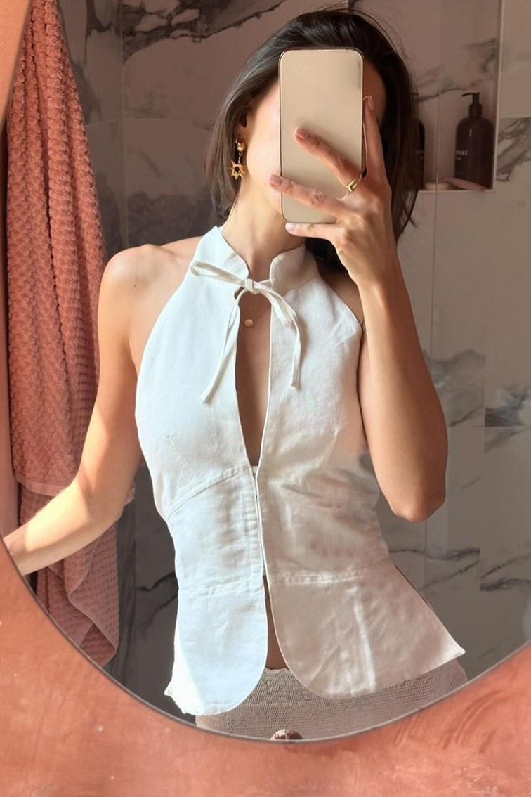 Effortlessly Elegant Top with a Timeless Design