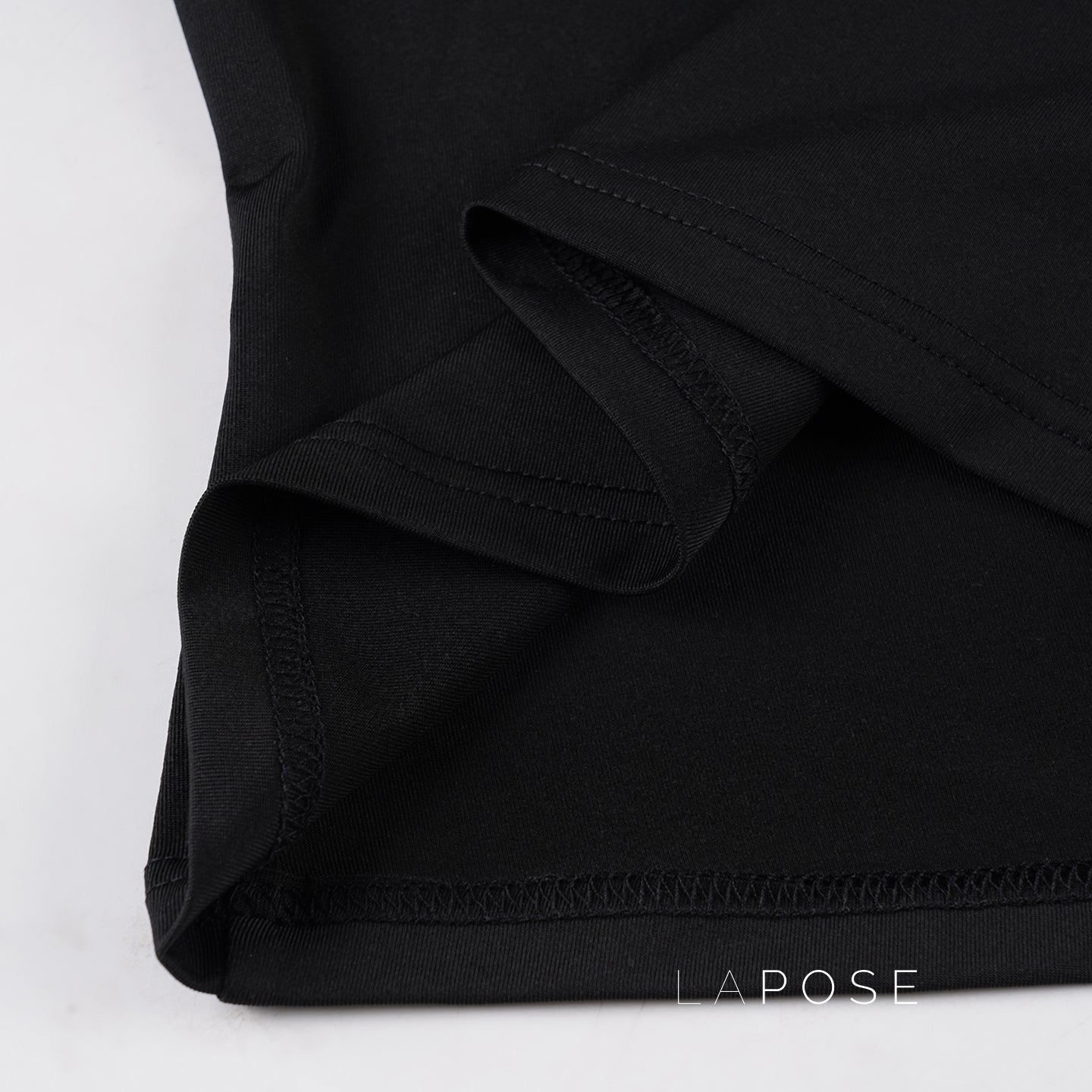 Well Tailored Top with a Graceful Silhouette