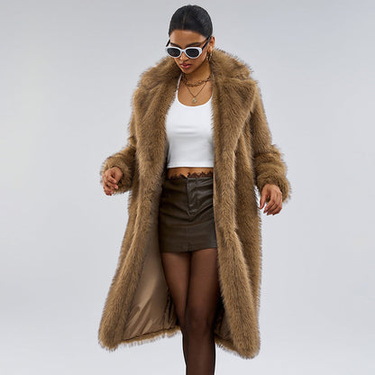 Beautifully Finished Coat in a Timeless Design