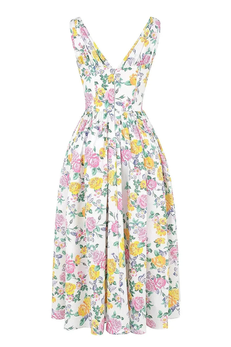 Classic Vintage Dress with a Flattering Fit