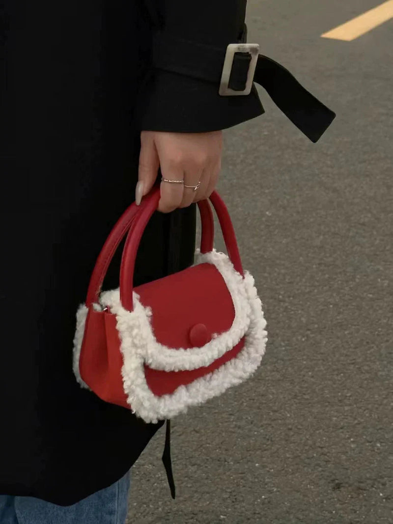 Sophisticated Bag with a Clean Classic Look