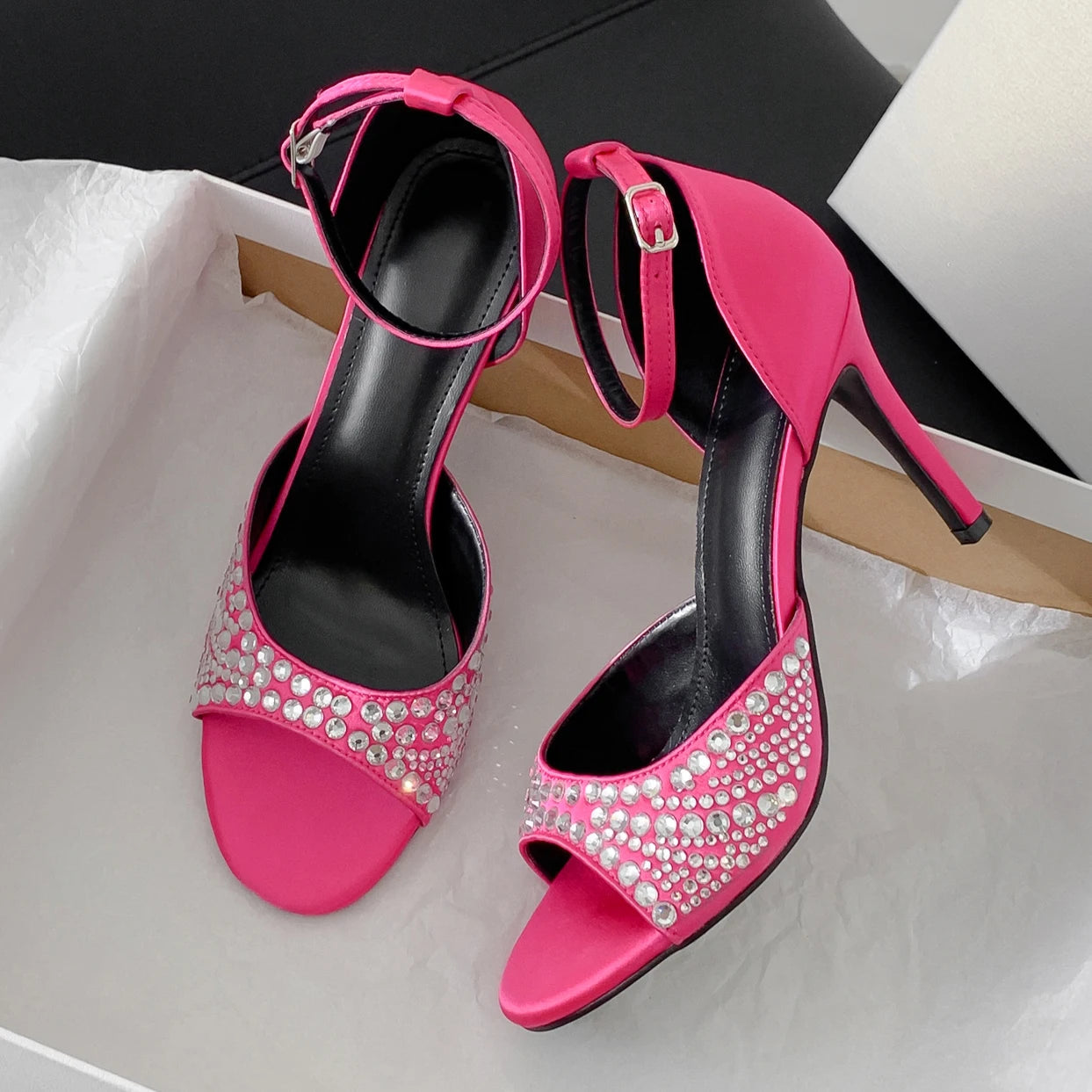 Beautifully Finished Heels in a Timeless Design