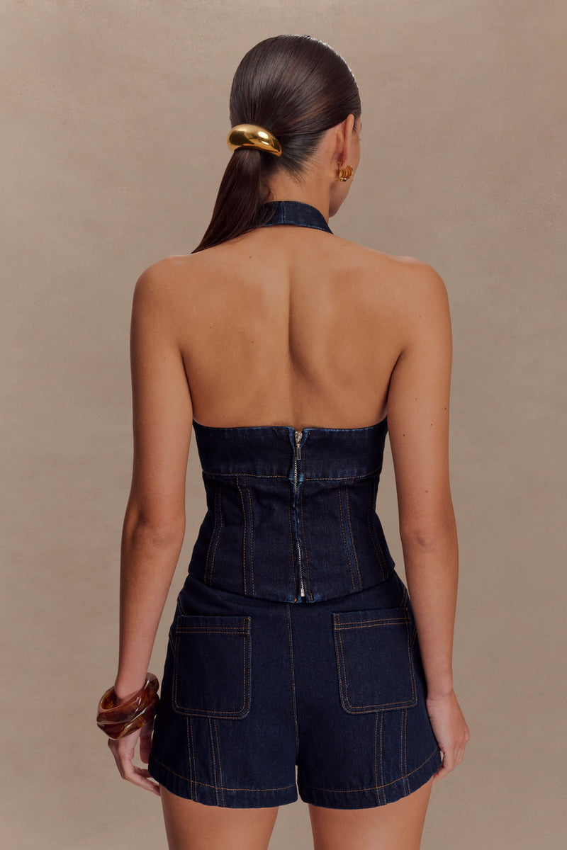 Effortlessly Elegant Garment with a Timeless Design