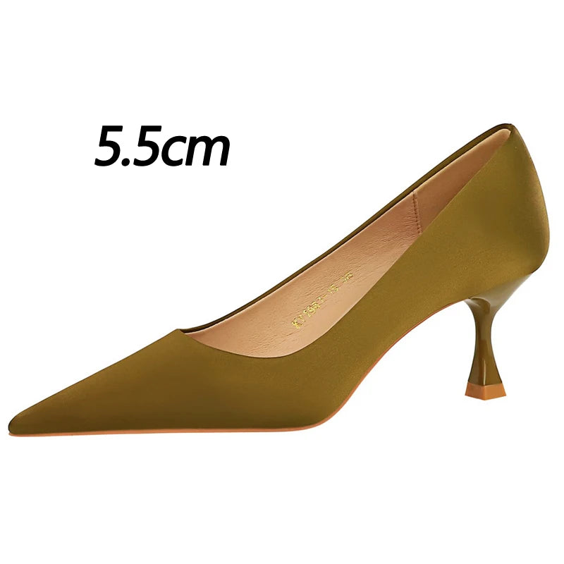 Well Tailored Heels with a Graceful Silhouette