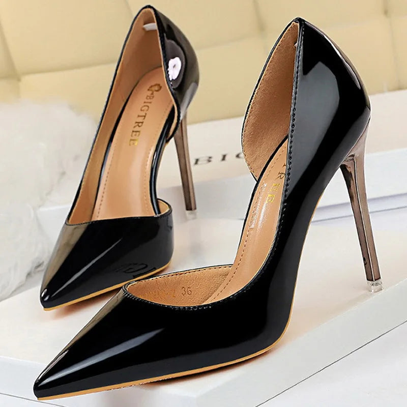 Classic Vintage Heels with a Flattering Fit