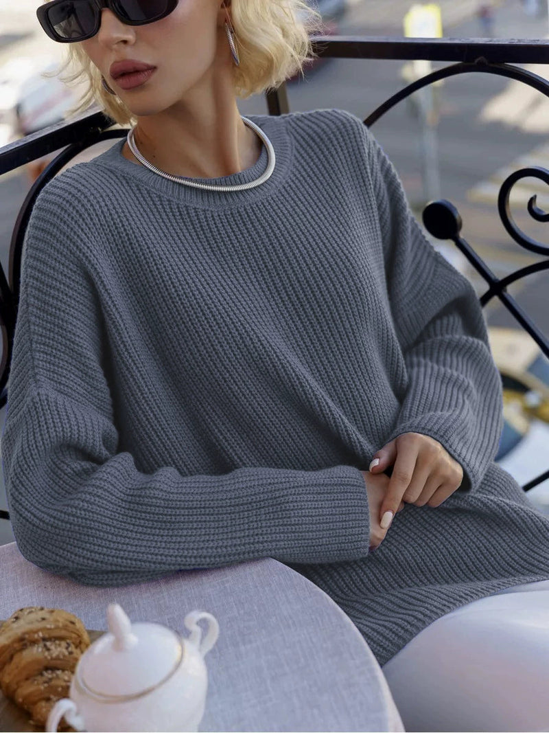 Well Tailored Sweater with a Graceful Silhouette