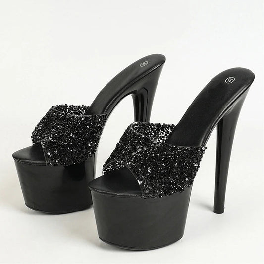 Effortlessly Elegant Heels with a Timeless Design