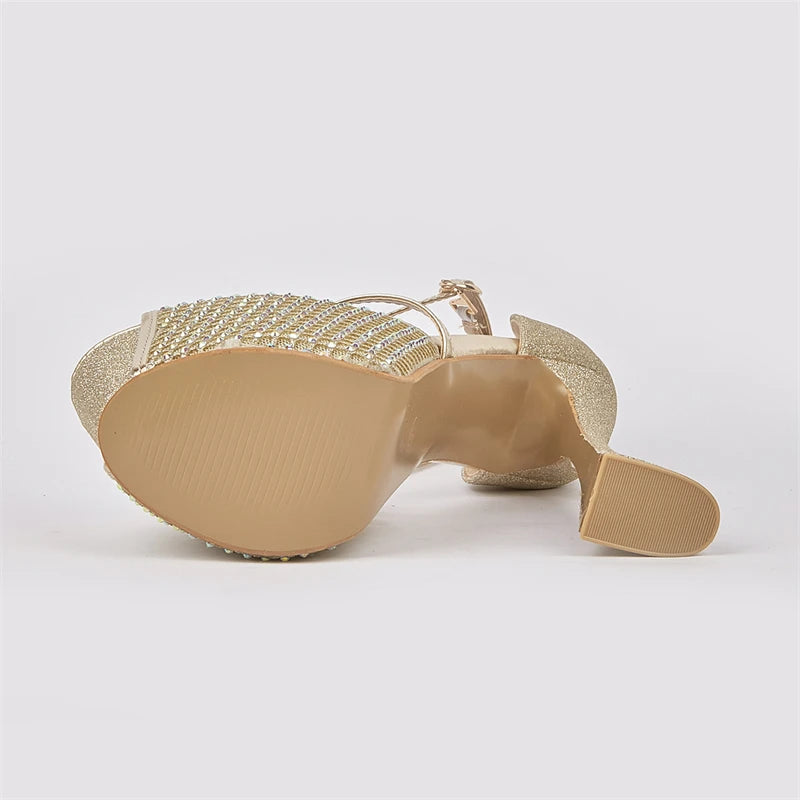 Polished Heels with an Effortless Classic Look