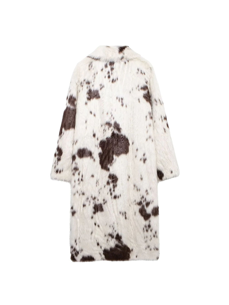 Beautifully Finished Coat in a Timeless Design