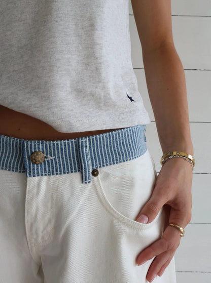 Effortlessly Elegant Garment with a Timeless Design
