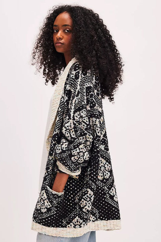 Well Tailored Cardigan with a Graceful Silhouette