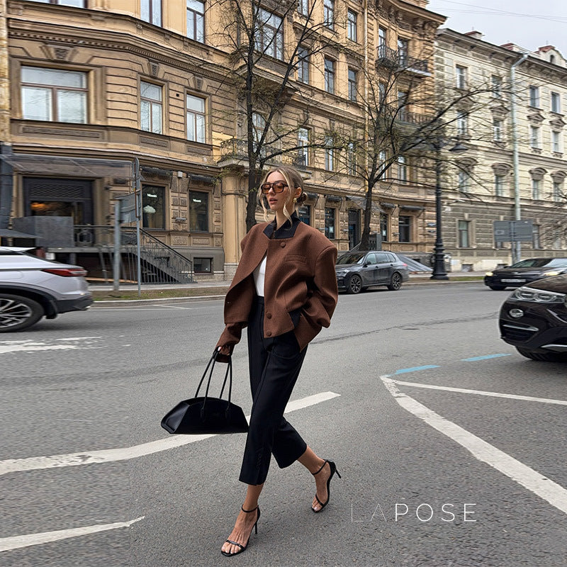 Effortlessly Elegant Jacket with a Timeless Design
