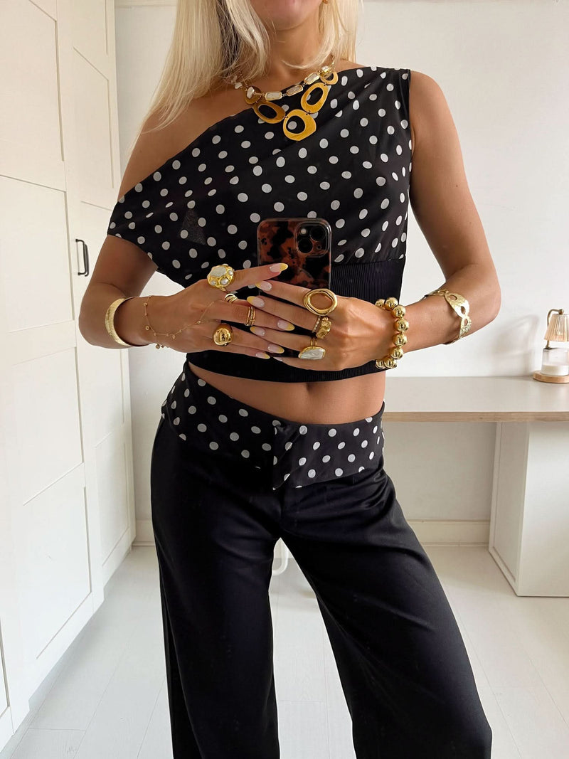 Beautifully Balanced Top with Timeless Character