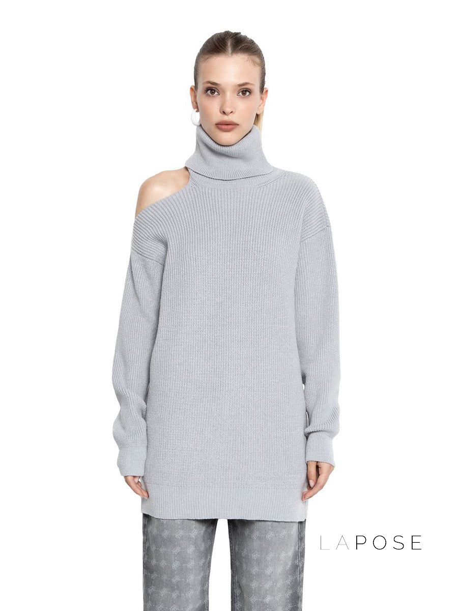 Well Tailored Sweater with a Graceful Silhouette