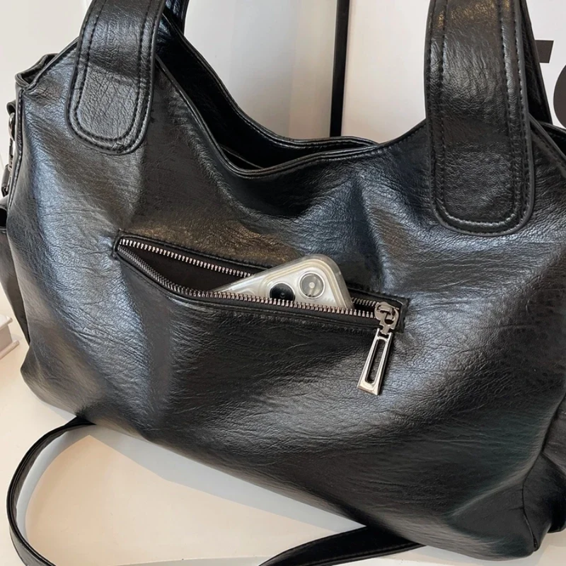 Beautifully Crafted Bag in a Classic Style