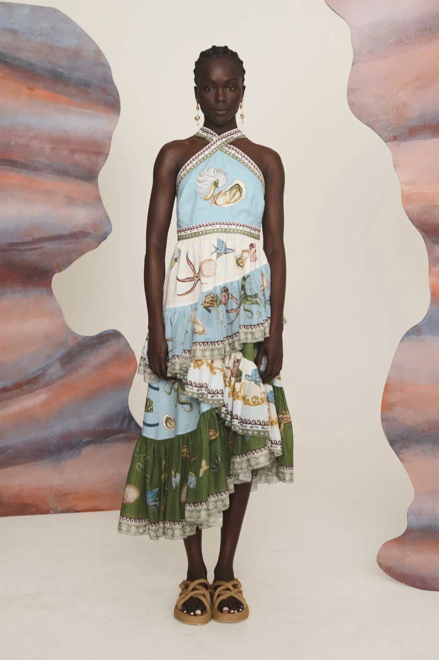 Well Tailored Dress with a Graceful Silhouette