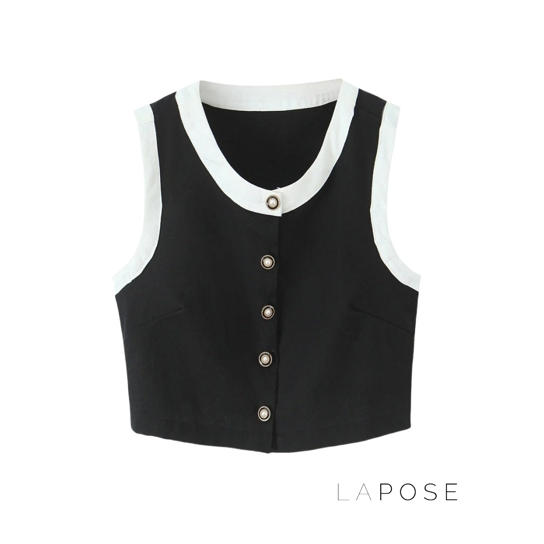 Effortlessly Elegant Garment with a Timeless Design